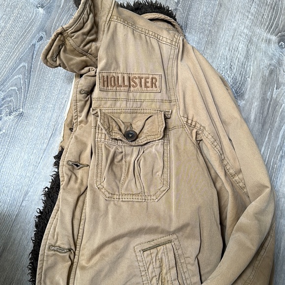 Men’s Hollister faux fur lined Military Utility Carpinteria Jacket - Picture 7 of 7